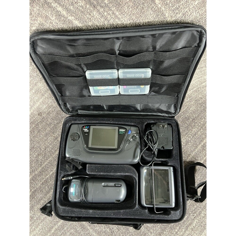 Sega Game Gear Handheld System w/Bag & 2 Games For Repair or Parts